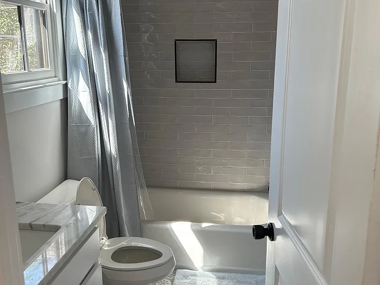 1909 Howard St #1 — Photo 4