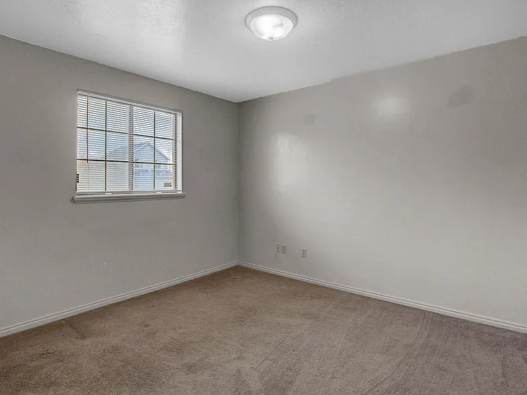 1179 E 2450 N — Photo 14