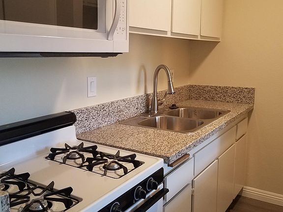 2nd image of 5851 Hazeltine Ave APT 210