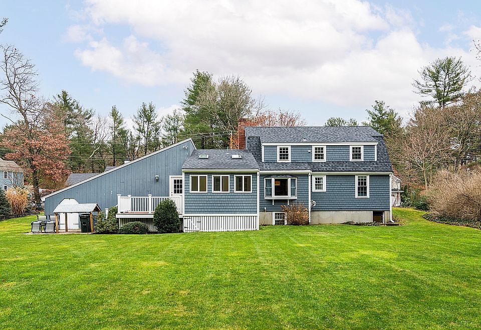 2nd image of 44 Ridge Hill Rd