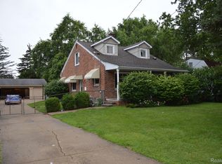11795 Hartel St, Livonia, MI 48150