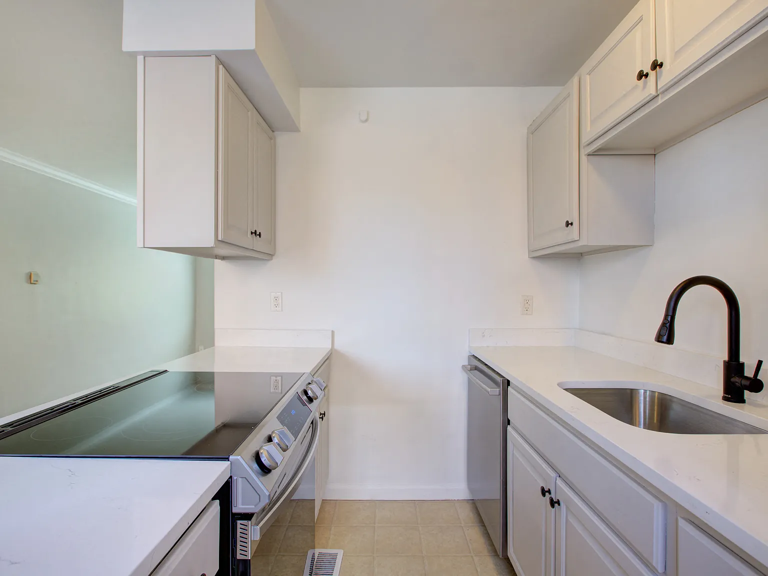 1330 Josephine Street — Photo 4