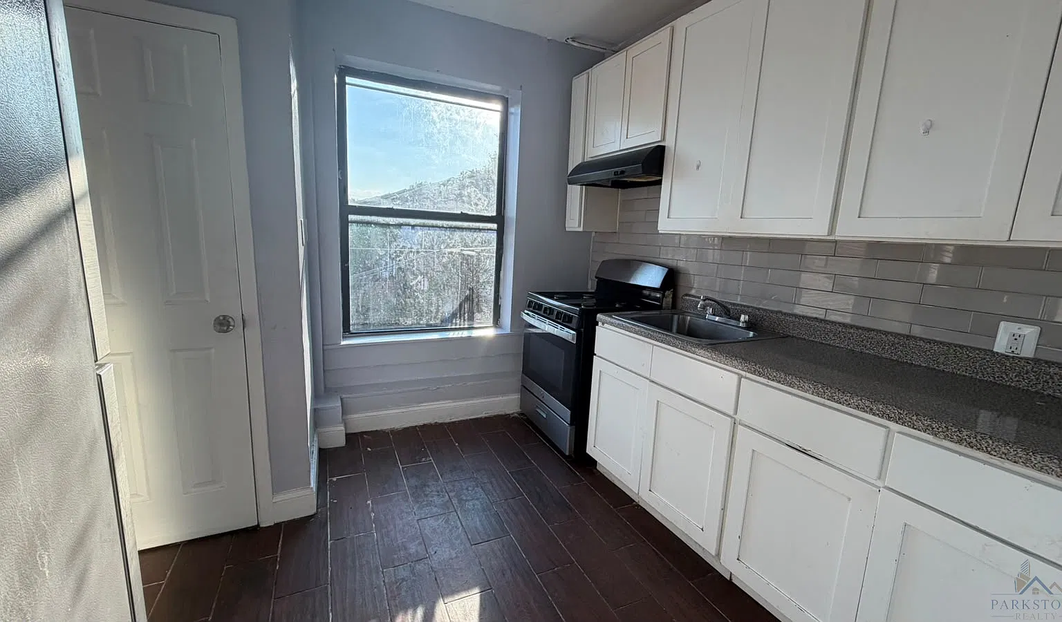 503 Baldwin Ave — Photo 1