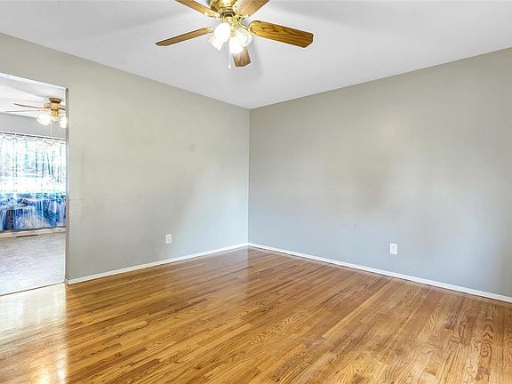 4th image of 2843 Laurel View Ln