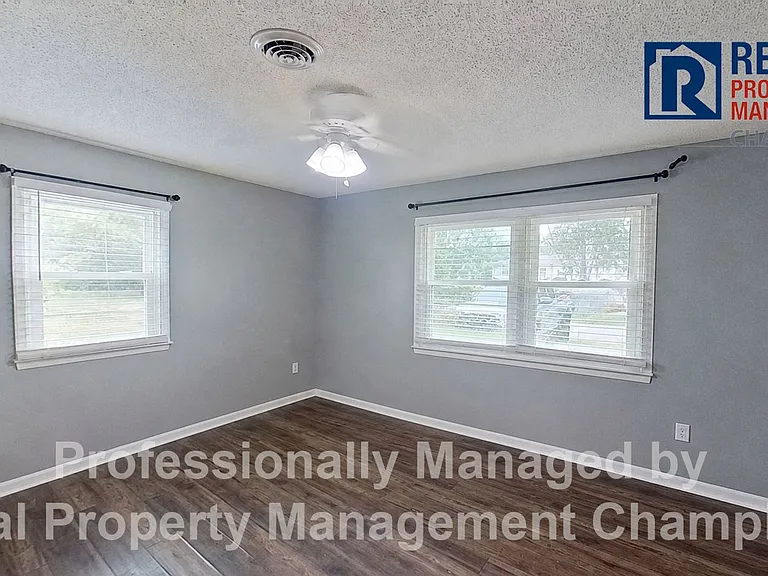 27 East Dr — Photo 18