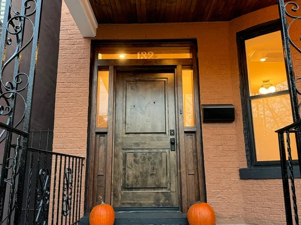 132 East 28th Street image 2 of 35