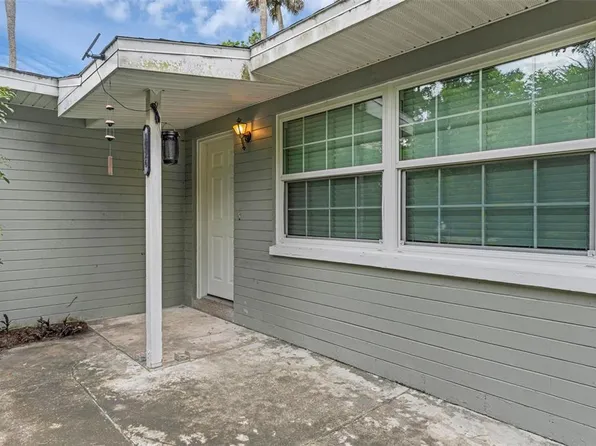 1926 Pine Tree Dr, Edgewater, FL 32141