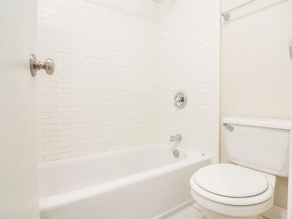 2nd image of 1001 N Delaware St APT 6