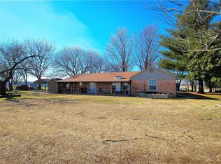 15781 Peterson Rd, Gentry, AR 72734