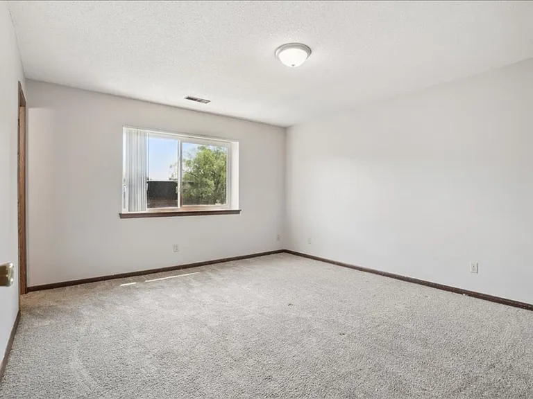 Lantern Square Apartments Spacious 1, 2 & 3 Bedrooms — Photo 33