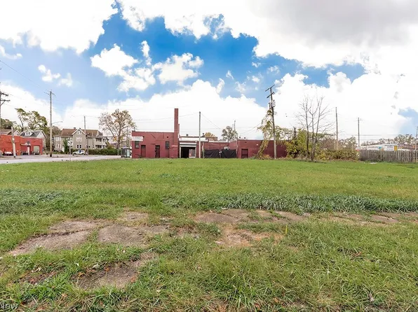 812 E 125th St, Cleveland, OH 44108