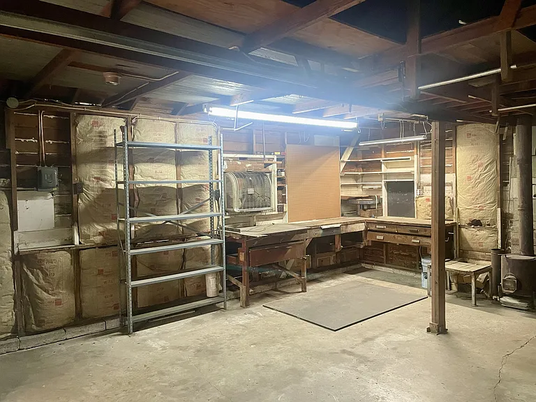 720 S Hickory St — Photo 37