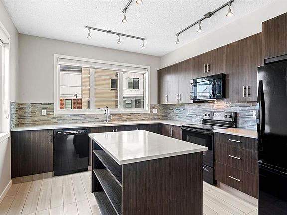 4th image of 102 N Walden Cir SE