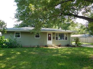 105 Matteson Dr, Villa Grove, IL 61956