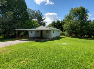 141 Shoemaker Ln, Ball Ground, GA 30107