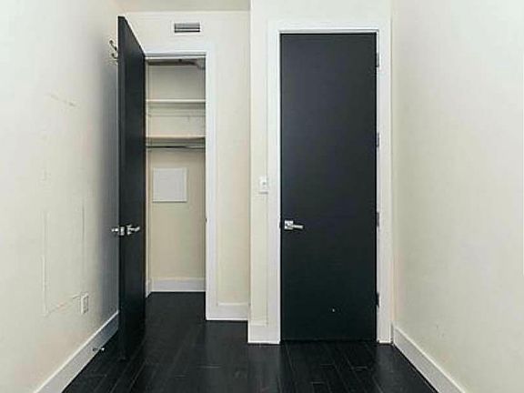 4th image of 1060 Putman Ave #2L