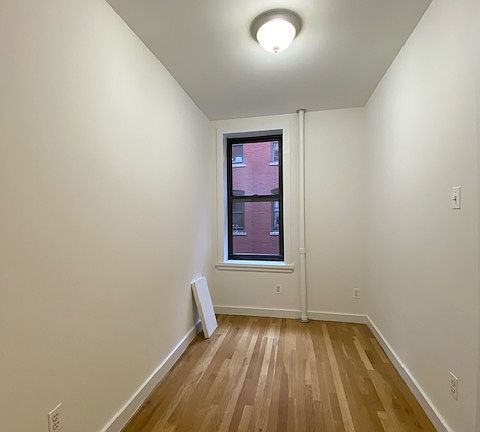 4th image of 419 E 73rd St APT 4E