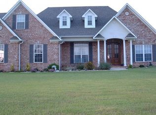 2102 Crowne Ridge Dr, Newbern, TN 38059