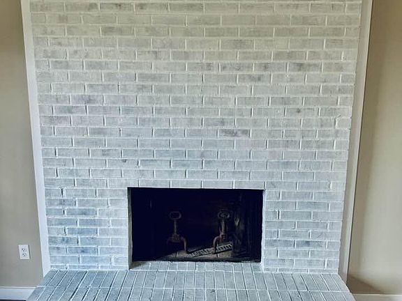 2nd image of 2714 Flynn Rd