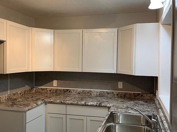 3rd image of 52246 Myrtle Ave