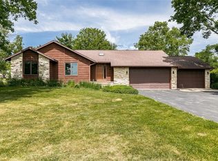 3158 Hickory Dr NE, Solon, IA 52333