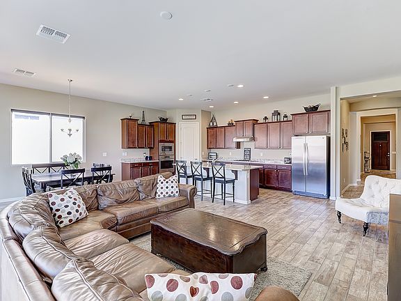 4th image of 11932 S 184th Ave