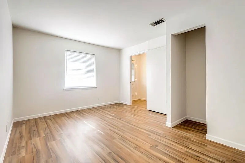 3 bed, 2.0 bath, 1454 sqft, $1,445 — Photo 2