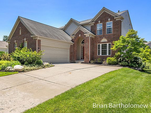 2nd image of 561 Rock Hollow Dr NE