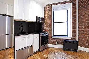 Rented by R New York