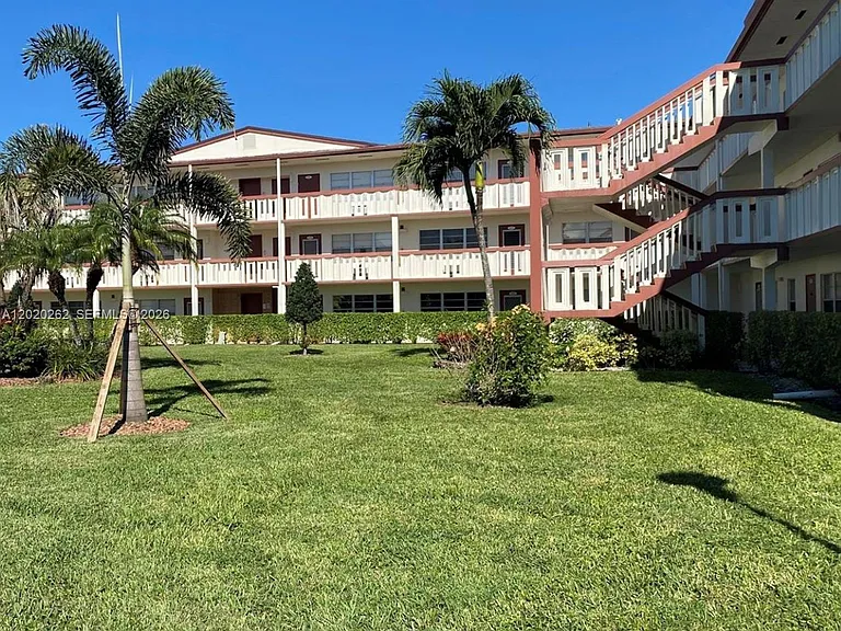 335 Brighton Dr E #335-H — Photo 14