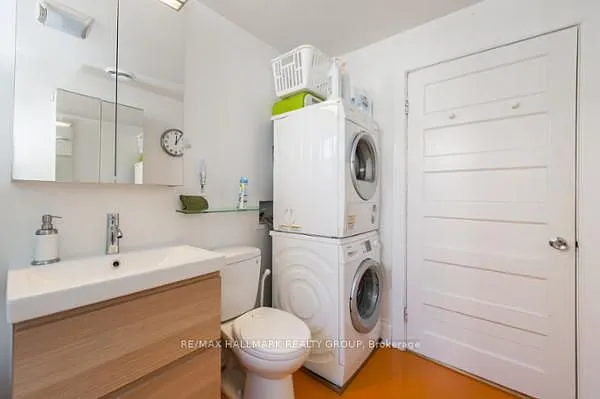 473 Clarence St E — Photo 16
