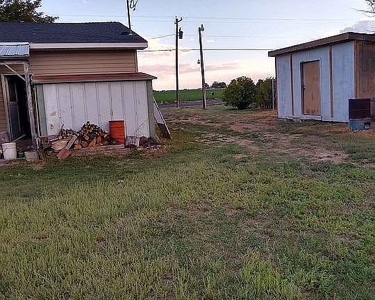 3rd image of 944 S Park Ave W