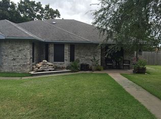 2001 Sandalwood Ln, Bryan, TX 77807
