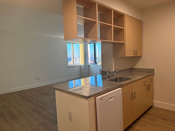 5th image of 510 W 52nd St APT 17A
