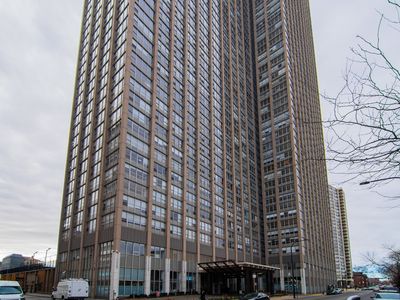 655 W Irving Park Rd APT 607, Chicago, IL, 60613