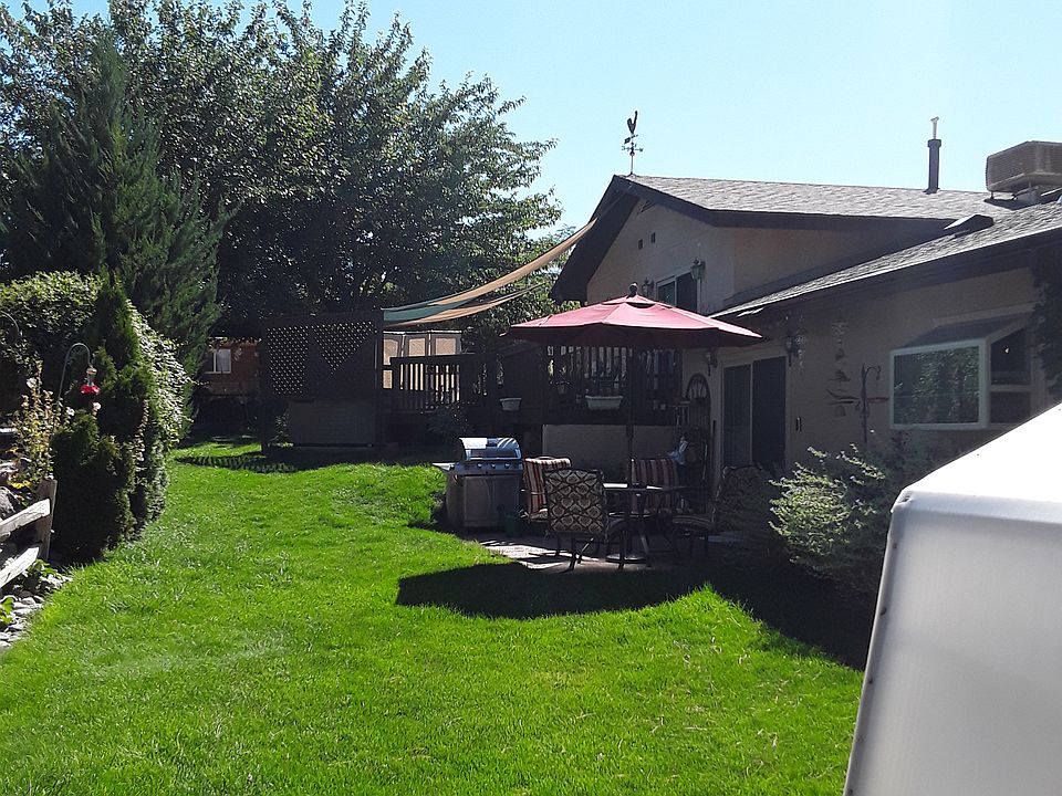 2nd image of 390 Ridge Circle Dr
