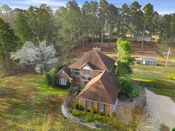 2nd image of 401 Sudlow Lake Rd