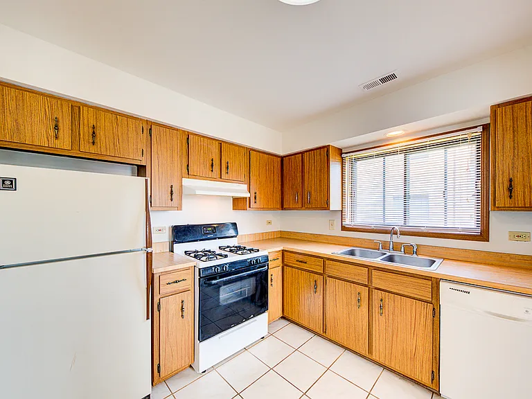 15706 Peggy Ln #3 — Photo 8