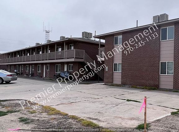 2nd image of 213 N Mulberry St