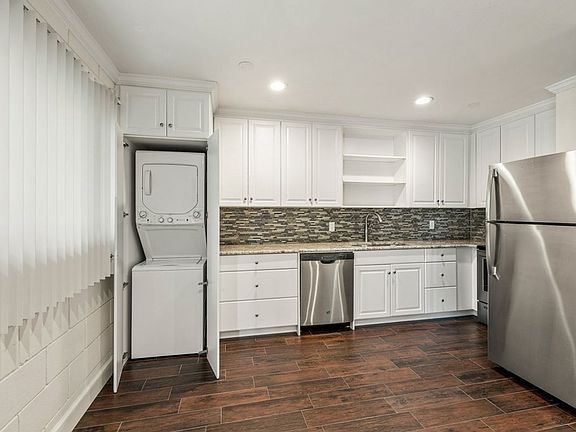 2nd image of 560-574 Miccosukee Rd #560