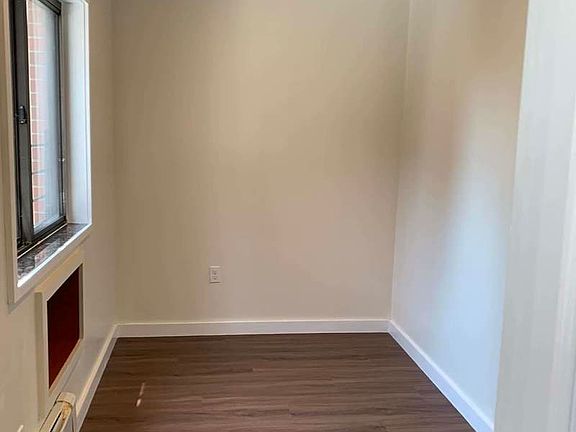 4th image of 102 Madison St #5R