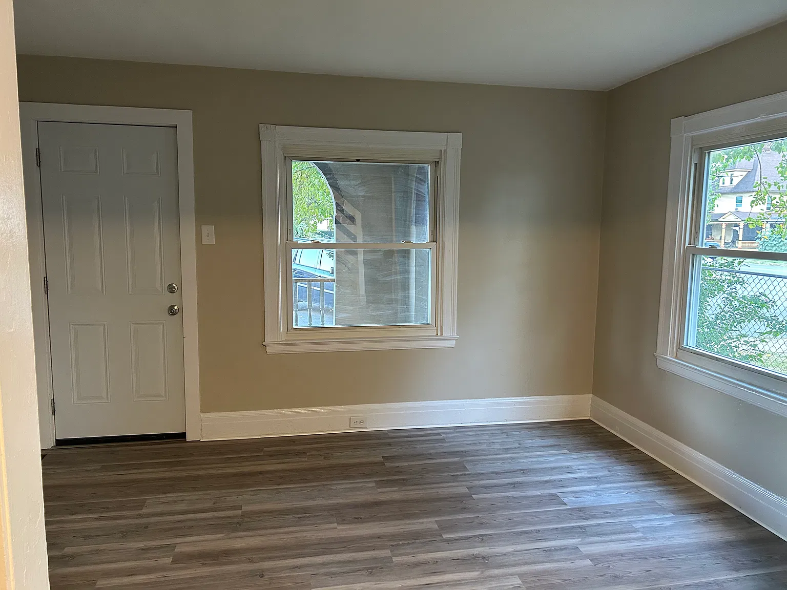 2 bed, $975 — Photo 1