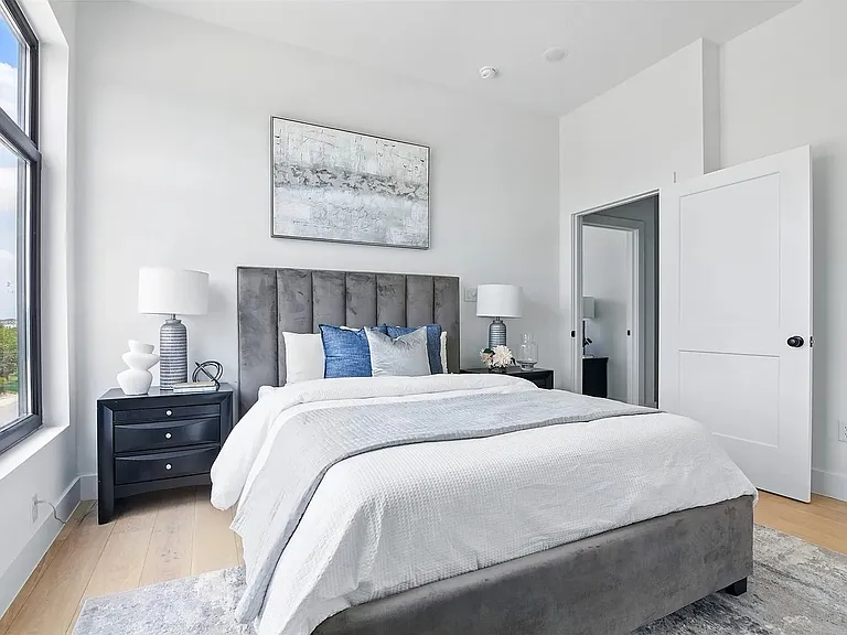 430 E 8th St #430 — Photo 15
