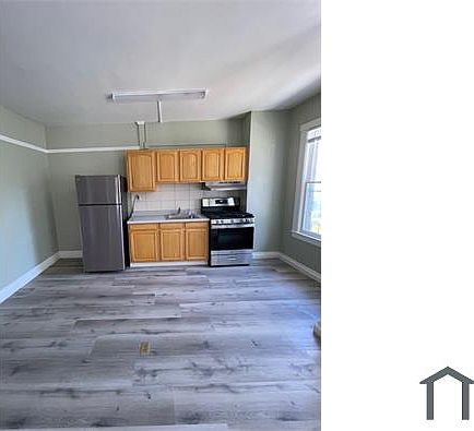 4th image of 1025 Powell St APT 26
