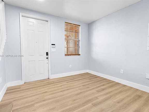 3rd image of 1595 NE 33rd Rd #1103