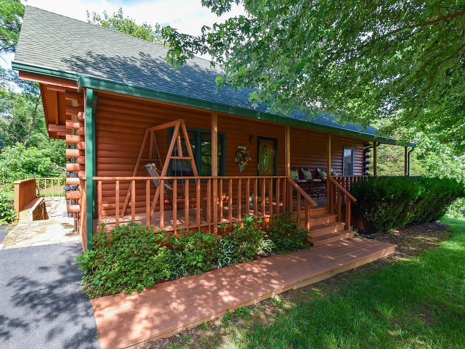 1st image of 415 Tinker Mountain Dr
