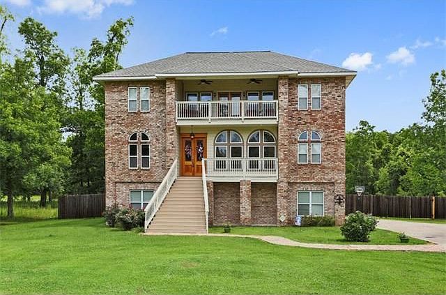 1st image of 447 W Chase Ct