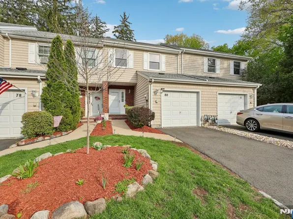 80 Lexington Ln, Wayne, NJ 07470