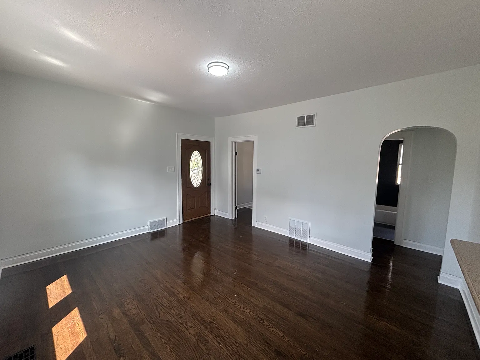 3 bed, 1560 sqft, $1,650 — Photo 2