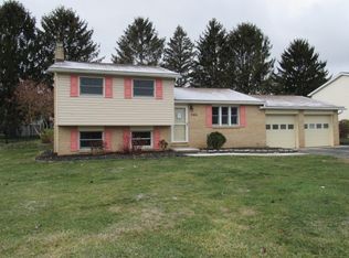 860 Lansberry Ct, Somerset, PA 15501